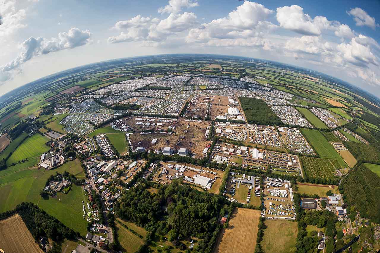 Das Festivalgelände aus der Vogelperspektive.